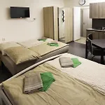 Flying Bed Apartment Uralská by Multi Flat Hotel Prague