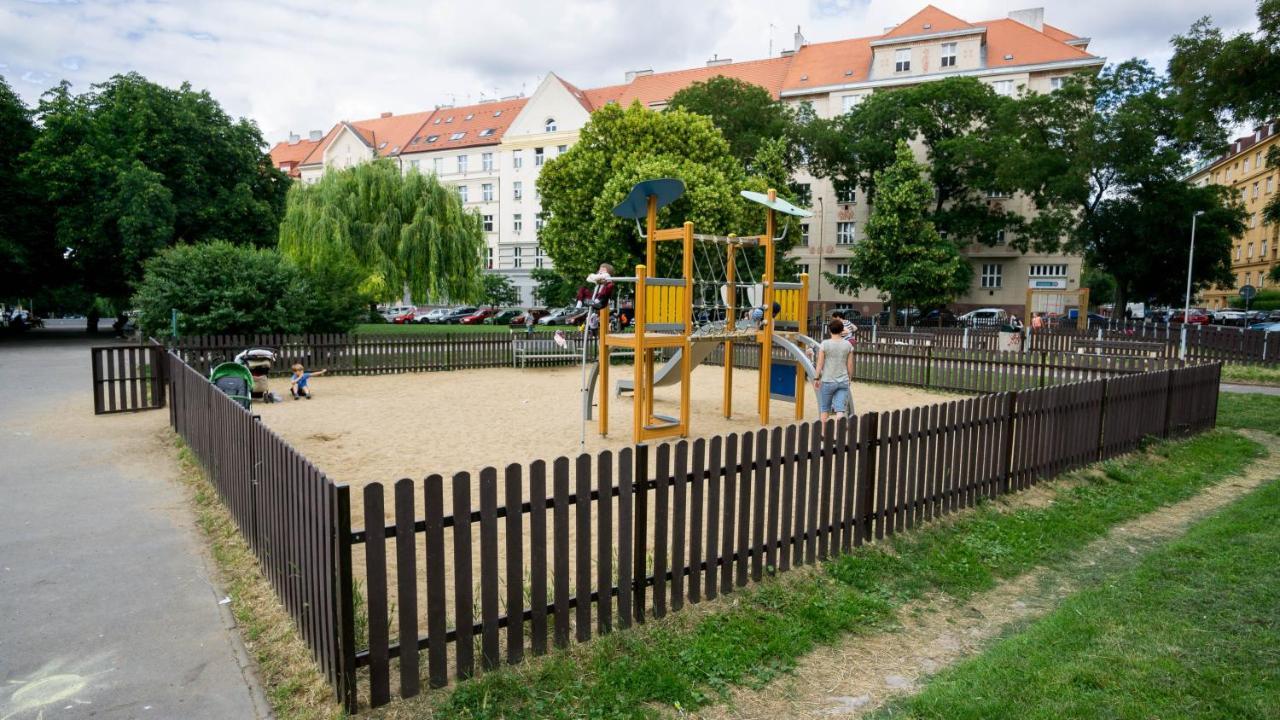 Flying Bed Apartment Uralská by Multi Flat Hotel Prague Apartamento *