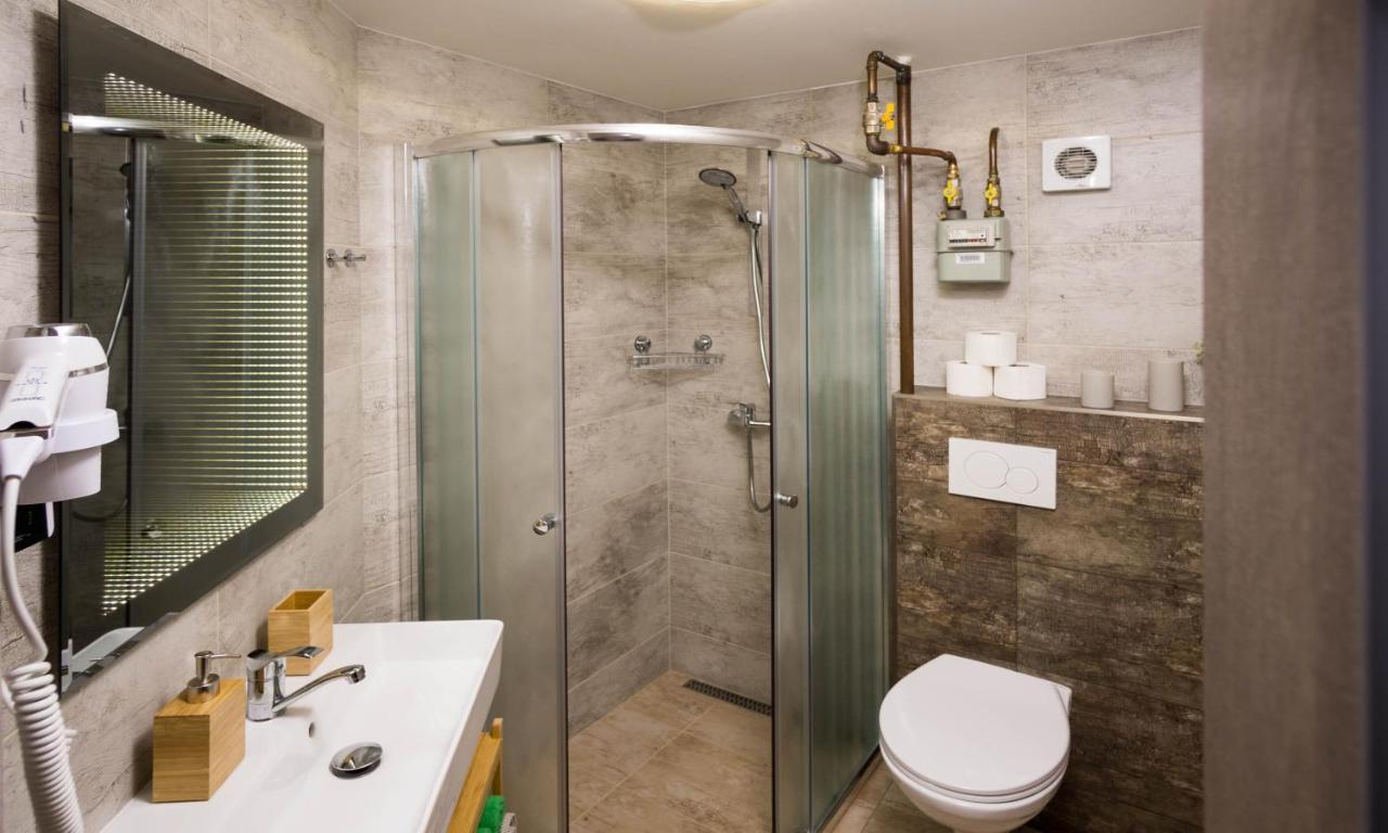 Flying Bed Apartment Uralská by Multi Flat Hotel Prague * Praga